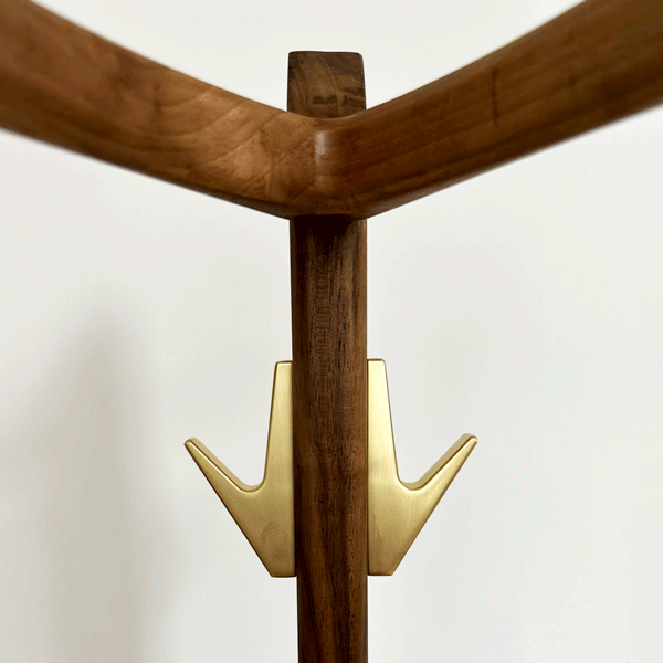 Tripod – drveni čiviluk