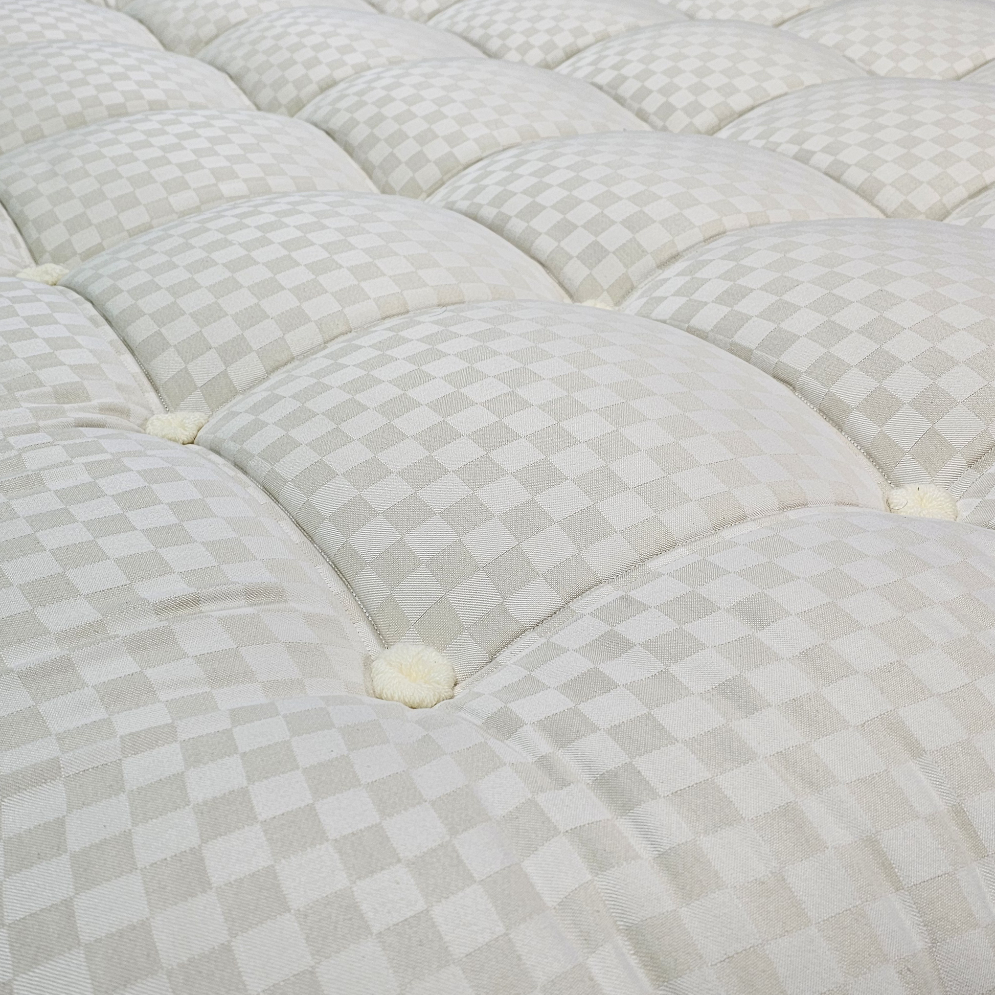 7th HEAVEN Luxury Handmade Natural Organic Mattress
A Masterpiece of Craftsmanship and Comfort